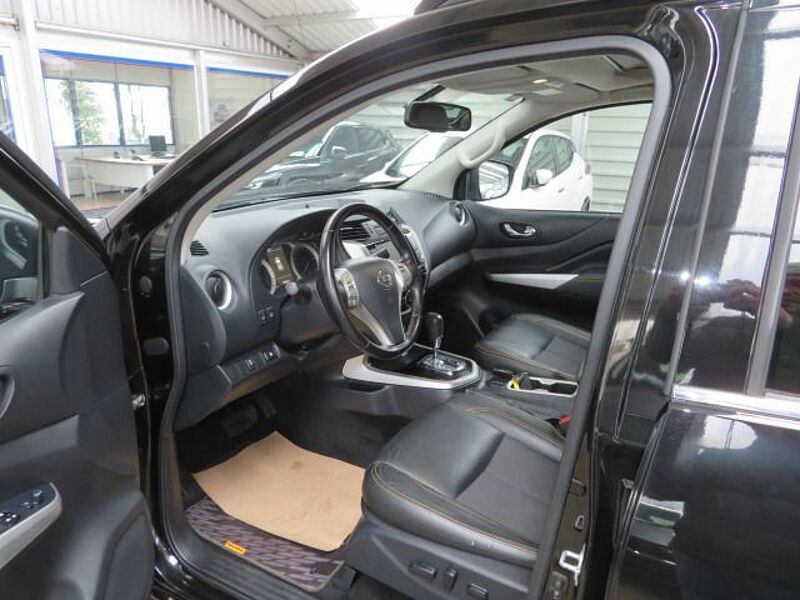 Nissan Navara NP300 N-Guard Double Cab, Rollo, neue Reifen